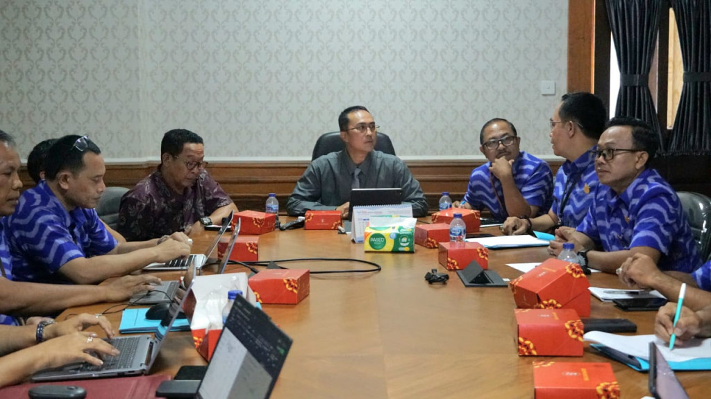 Pj. Sekda Badung Hadiri Evaluasi Pelaksanaan Tender Investasi Pelayanan Air Bersih di Badung Selatan